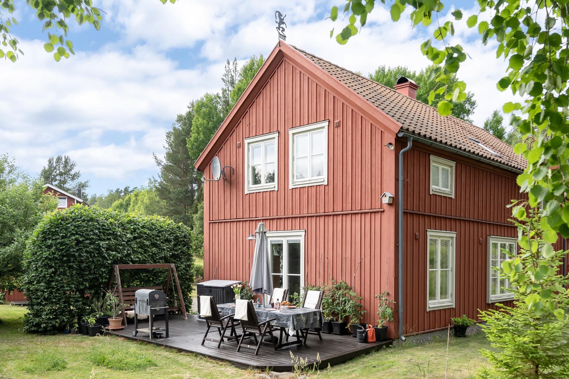 Drömmen för familjen – fin villa i idylliska Segersäng!