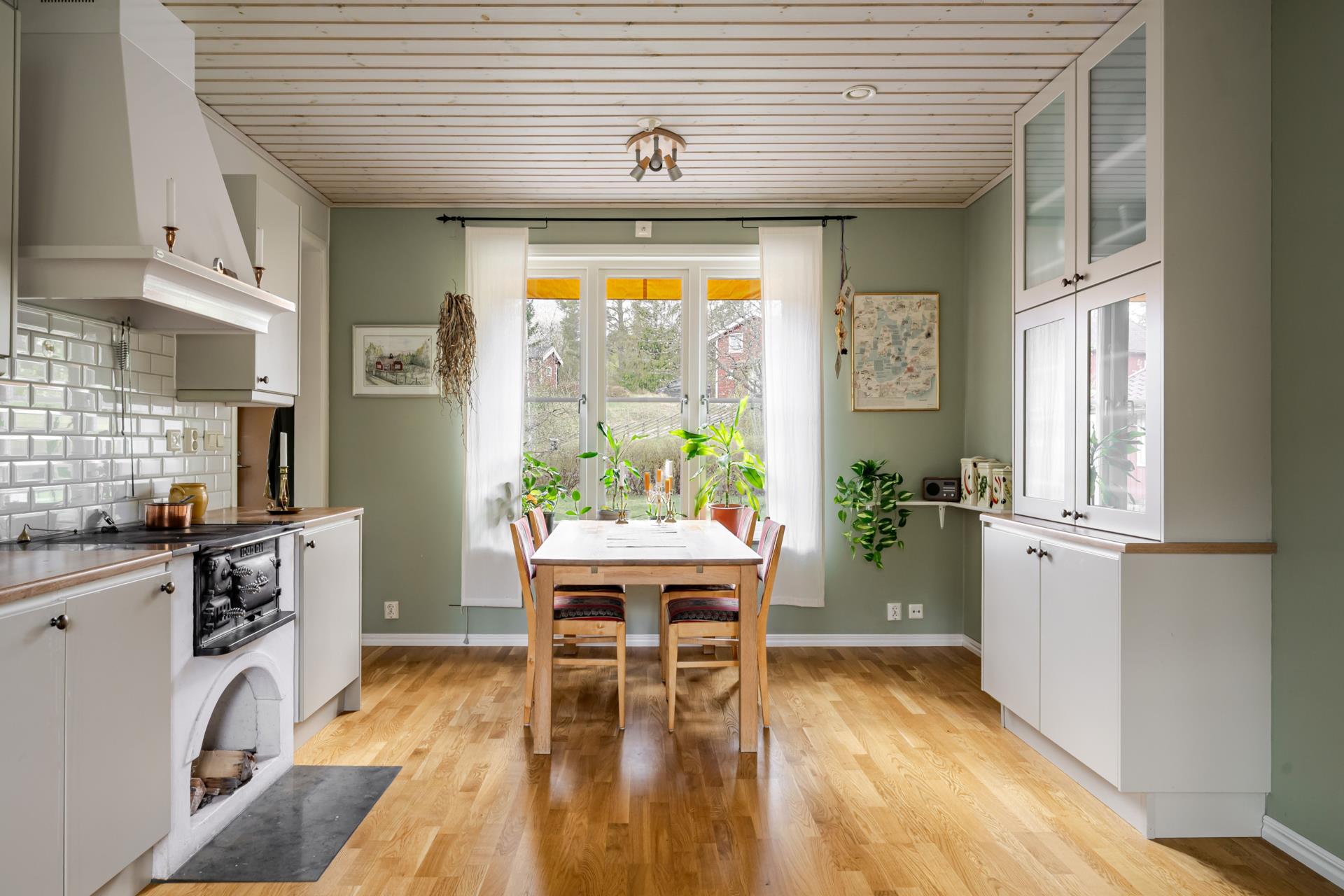 Drömmen för familjen – fin villa i idylliska Segersäng!