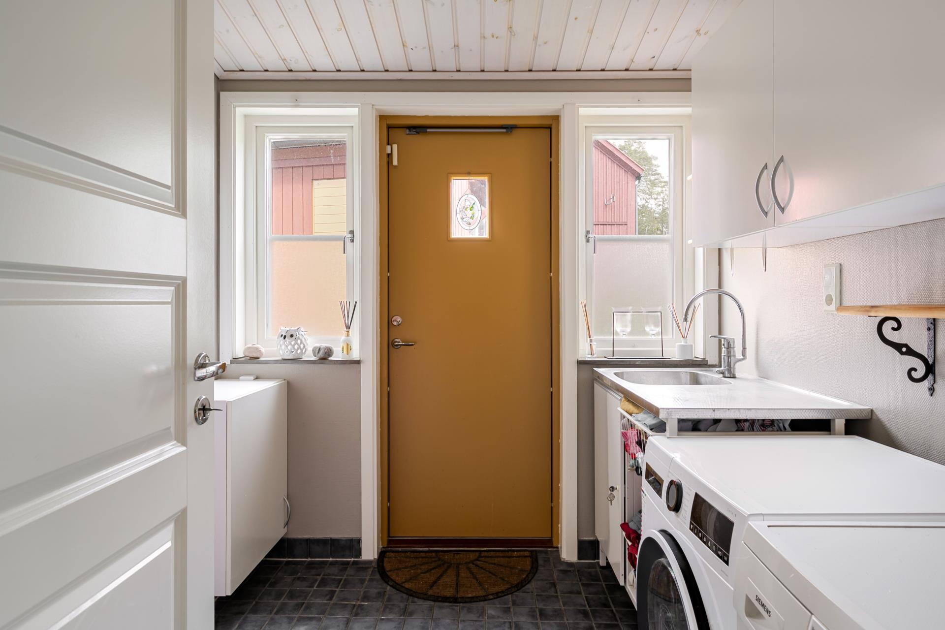 Drömmen för familjen – fin villa i idylliska Segersäng!