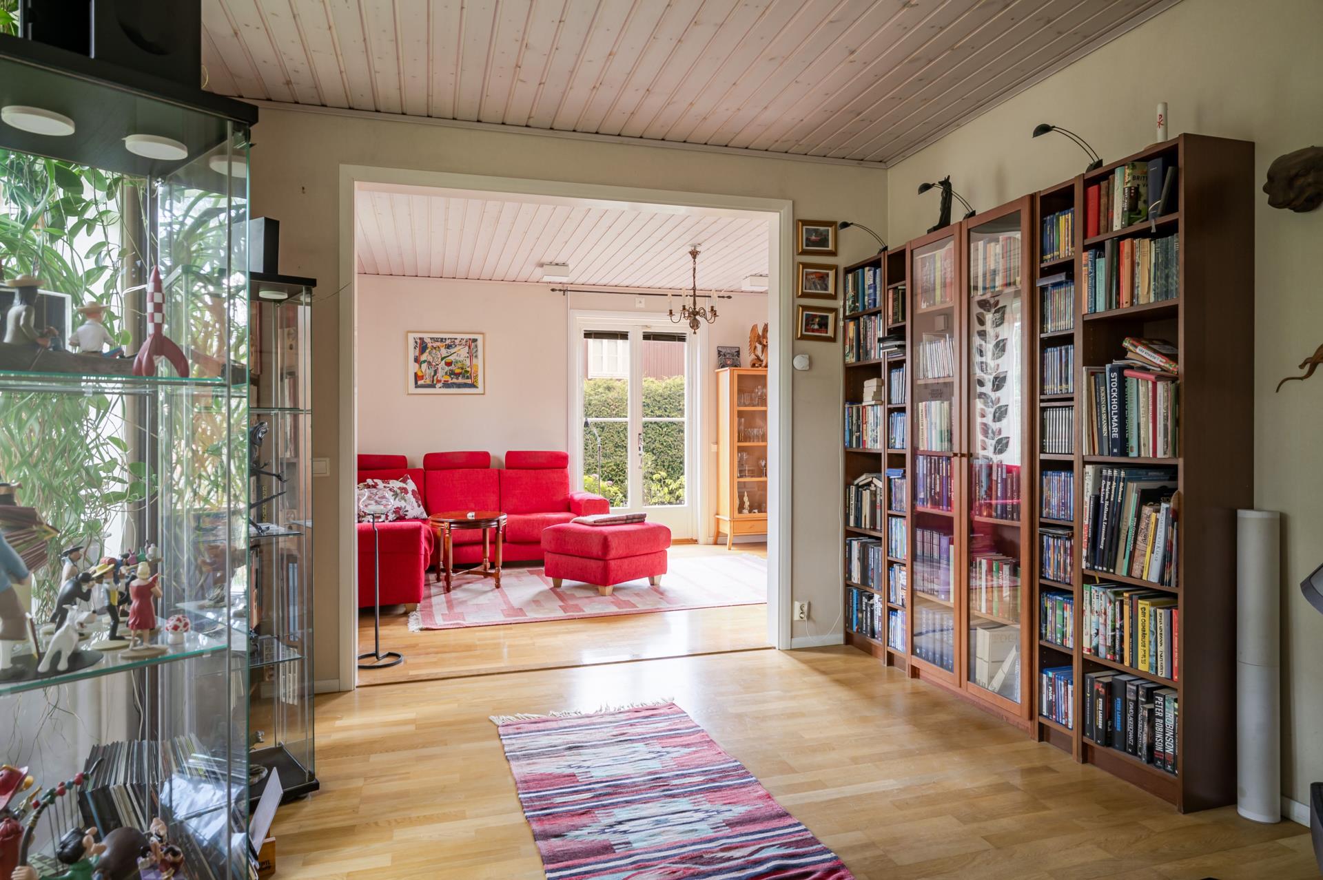 Drömmen för familjen – fin villa i idylliska Segersäng!