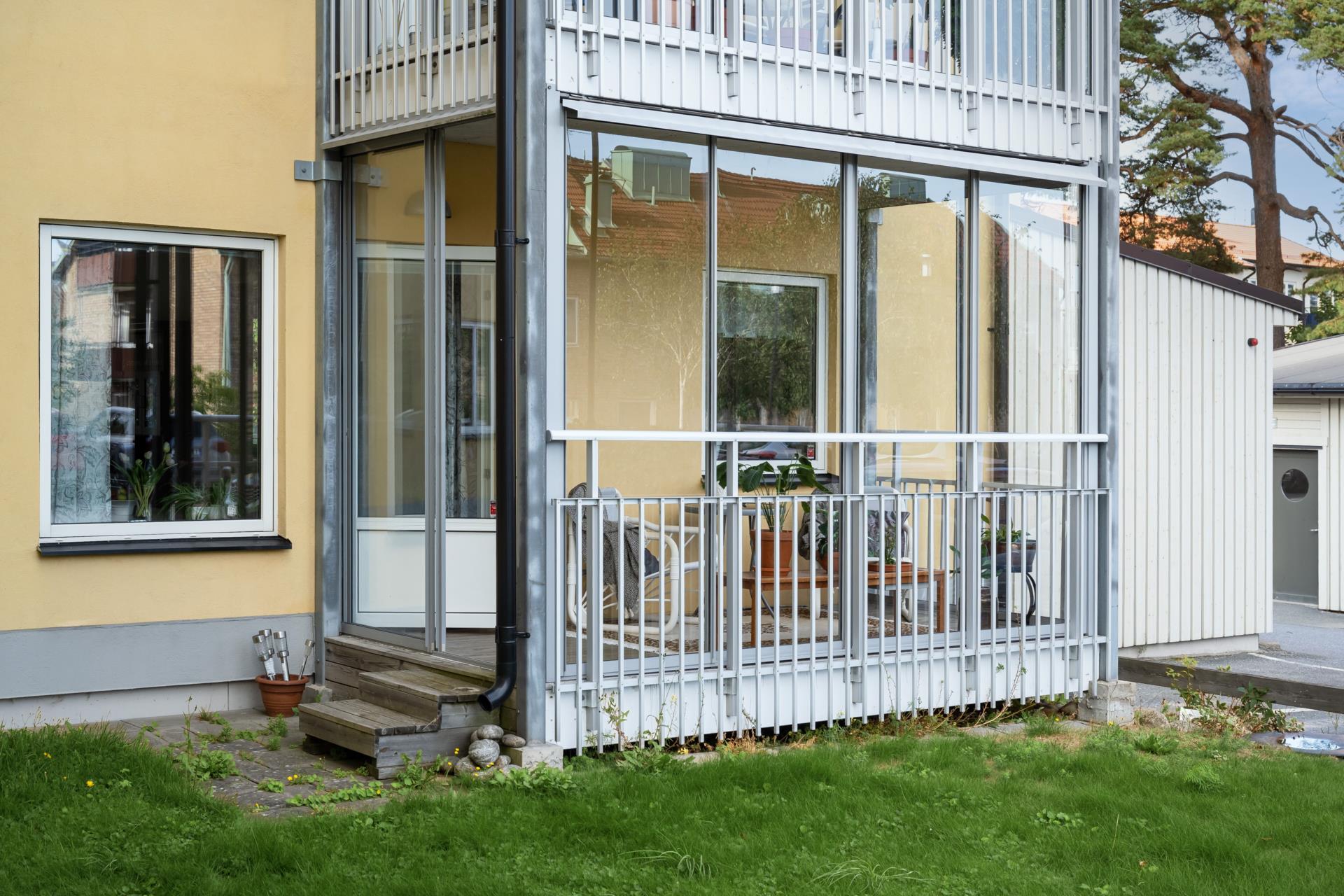 Välskött 3:a med suveränt läge! Perfekt planlösning. Inglasad balkong.
