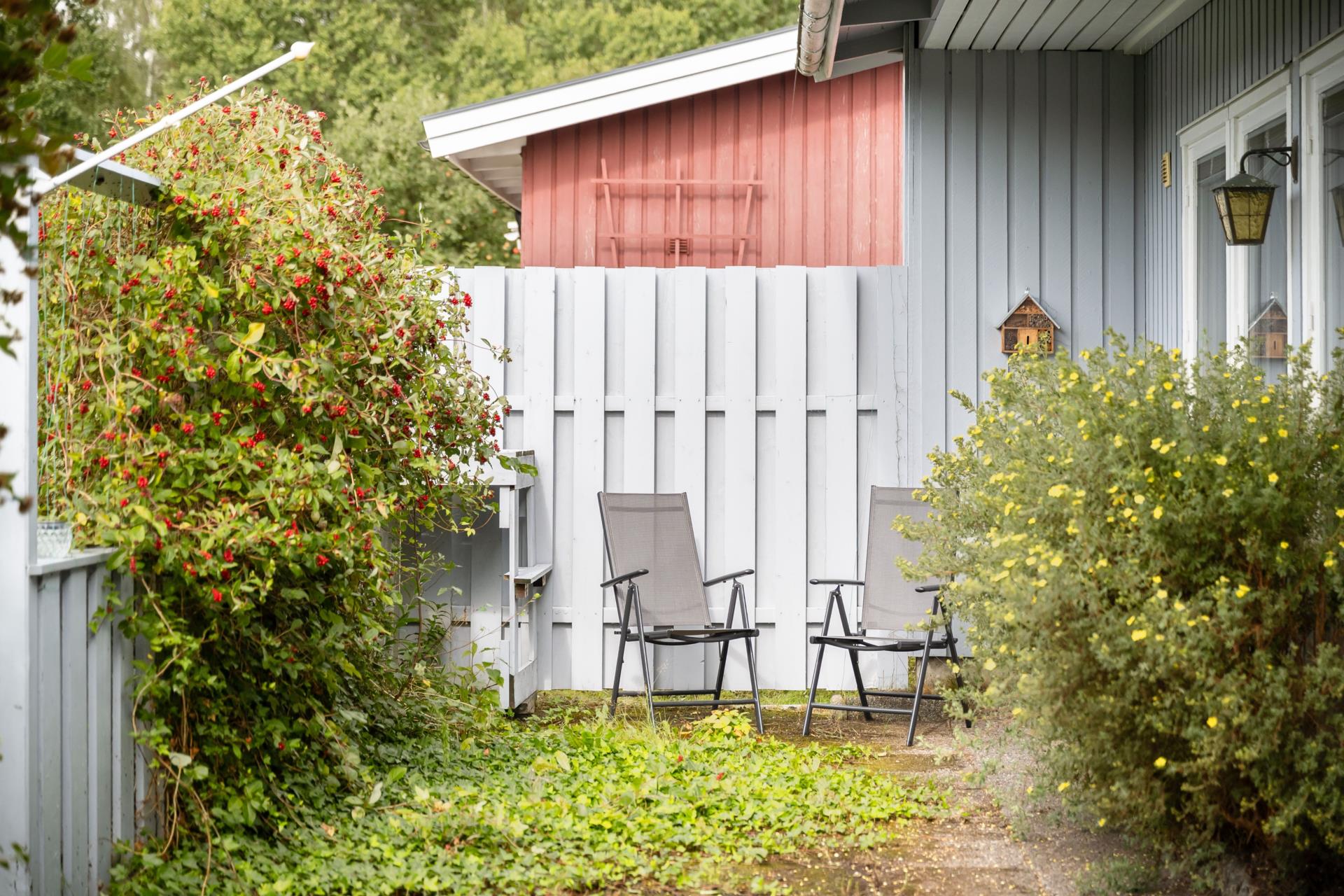 1-plansvilla med garage. Fin planlösning, 2 toaletter. Tak 2020 Panna 2026. Bekvämt nära centrum. .