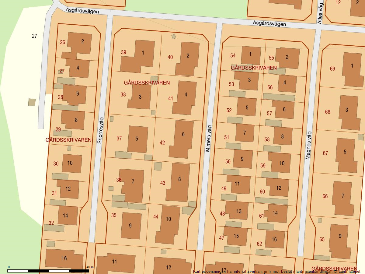 1-plansvilla med garage. Fin planlösning, 2 toaletter. Tak 2020 Panna 2026. Bekvämt nära centrum. .